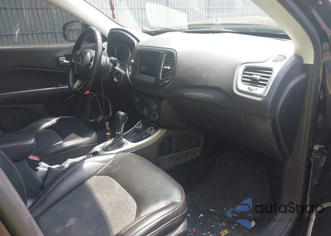 2018 Jeep Compass Latitude 4X4 from USA, damaged, VIN 3C4NJDBB8JT455854